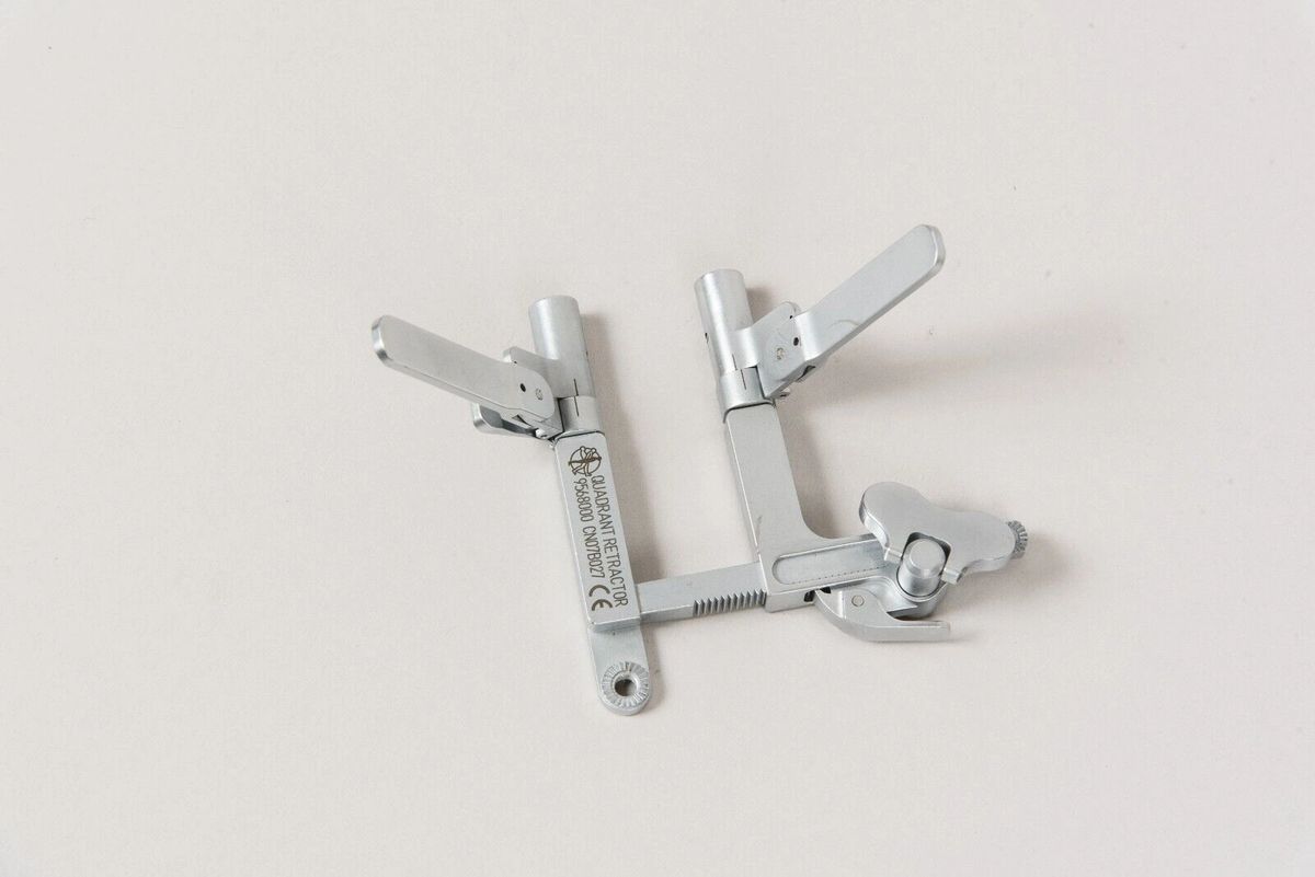 Medtronic 9568000 Mast Quadrant Retractor Base